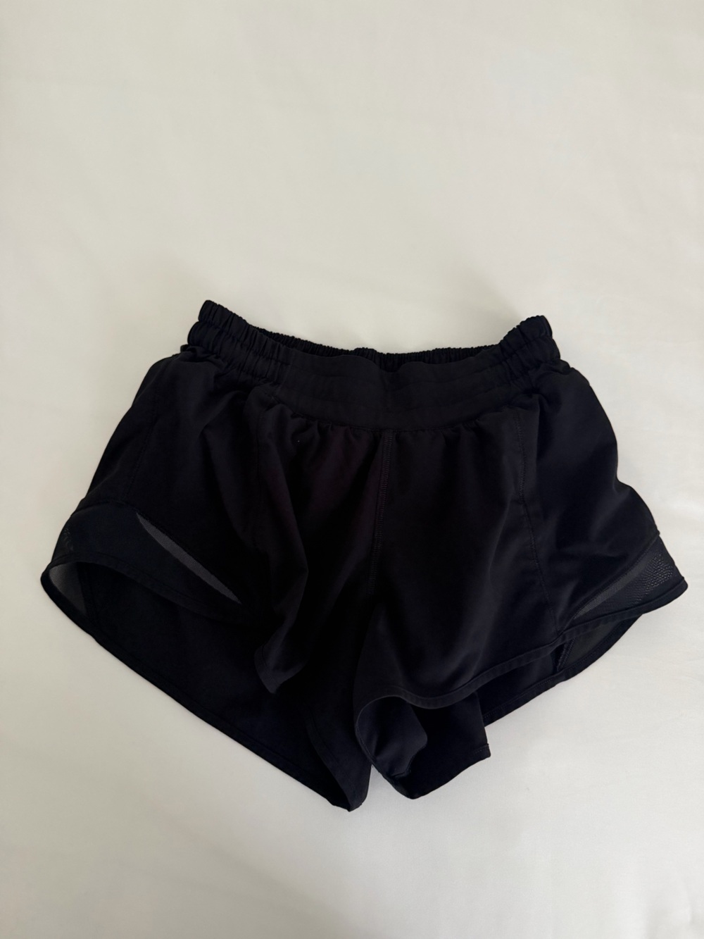 Lululemon Hotty Hot 2.5” Black Shorts